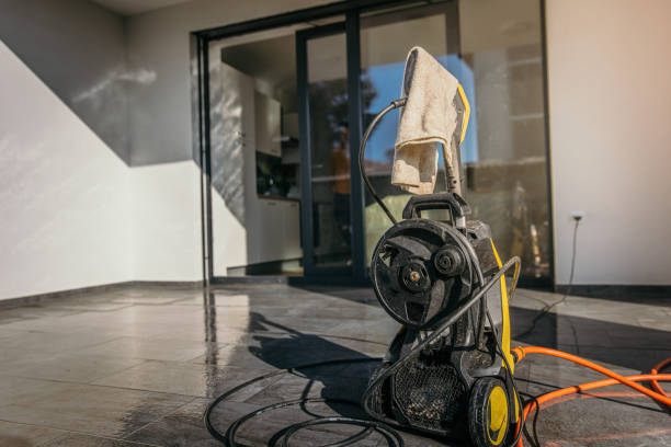 Best Pool Deck Cleaning in Cambridge, MN