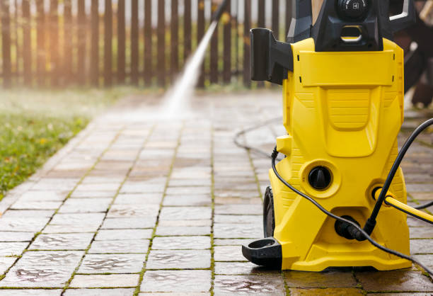 Best Deck and Patio Pressure Washing in Cambridge, MN